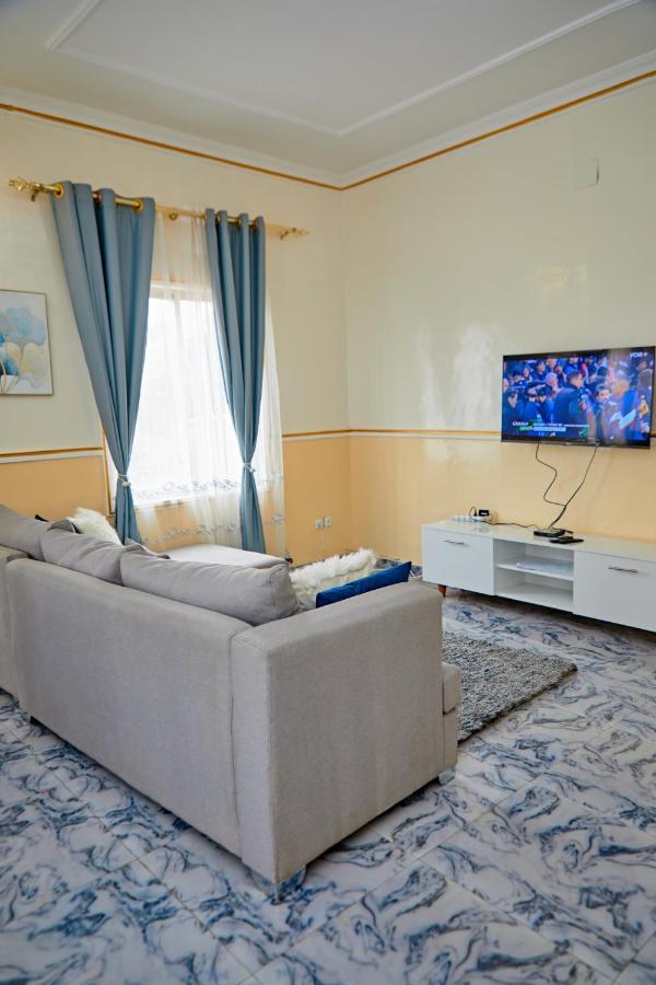 Appartement Avec Vue Panoramique Two Or Three Rooms Yaounde Ngoại thất bức ảnh
