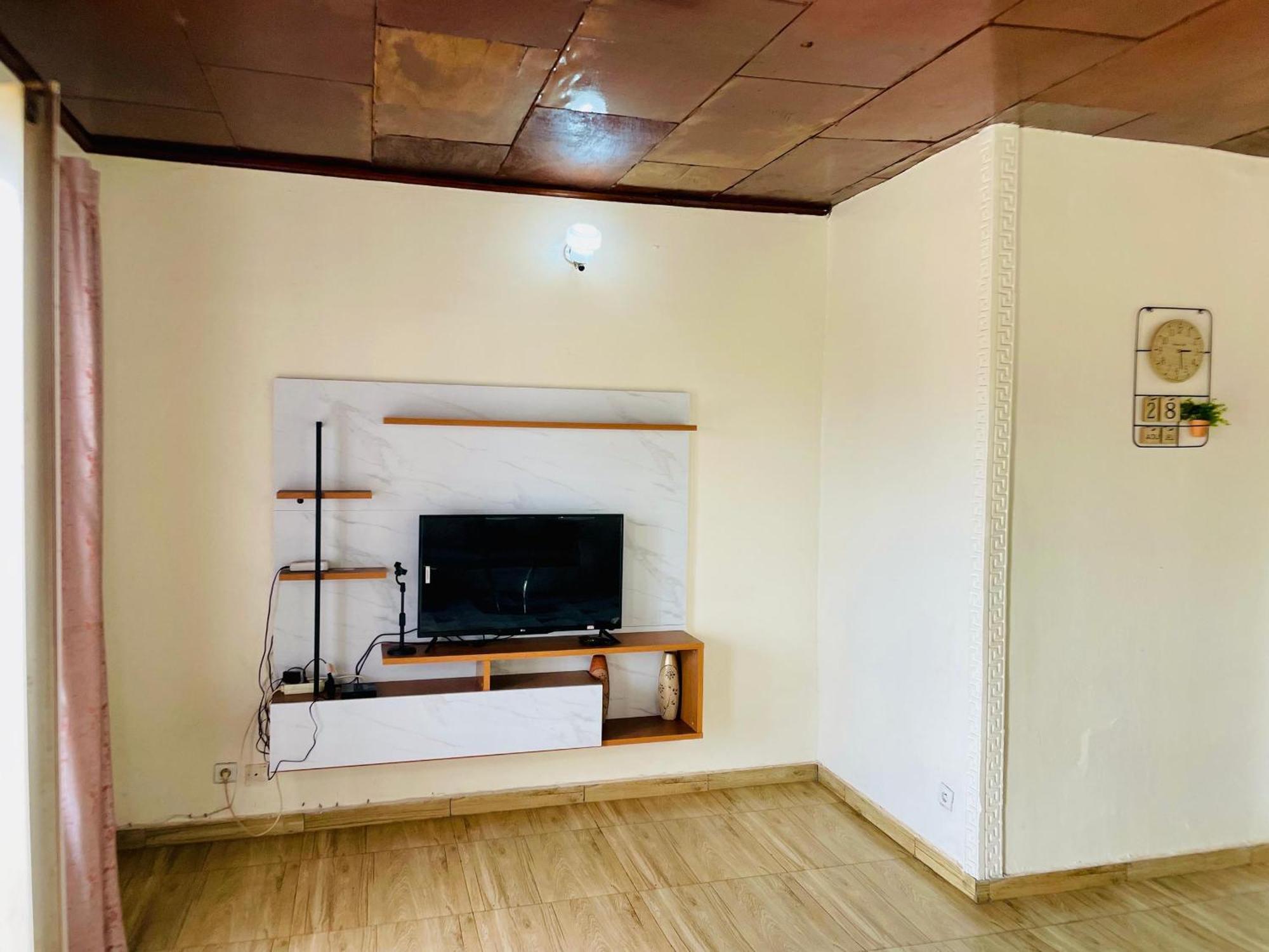 Appartement Avec Vue Panoramique Two Or Three Rooms Yaounde Ngoại thất bức ảnh