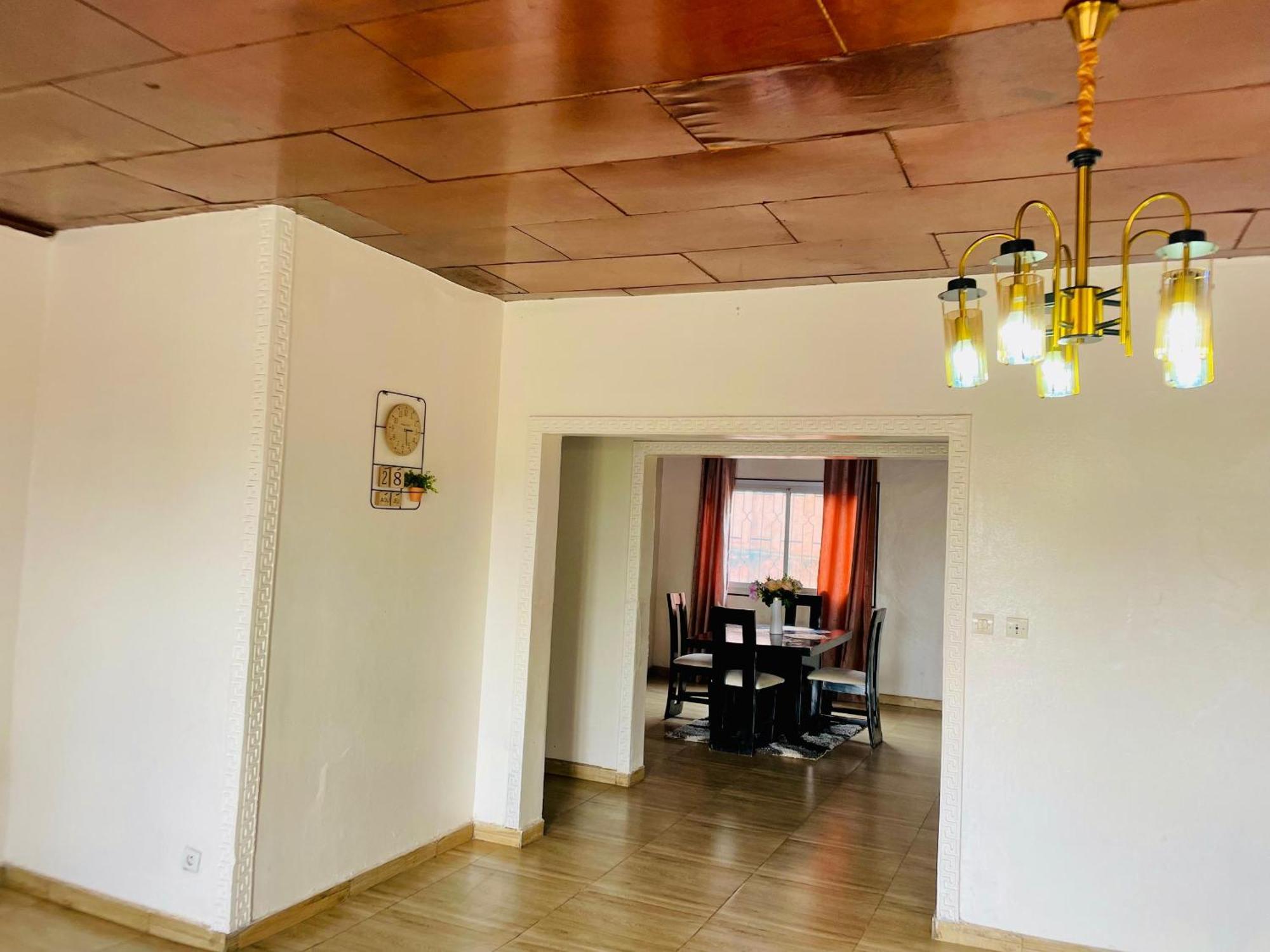 Appartement Avec Vue Panoramique Two Or Three Rooms Yaounde Ngoại thất bức ảnh