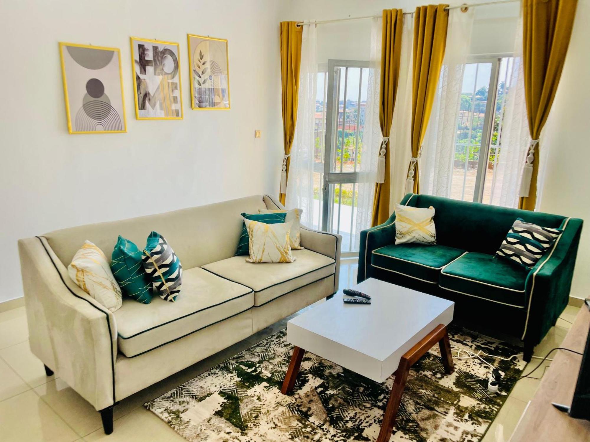 Appartement Avec Vue Panoramique Two Or Three Rooms Yaounde Ngoại thất bức ảnh
