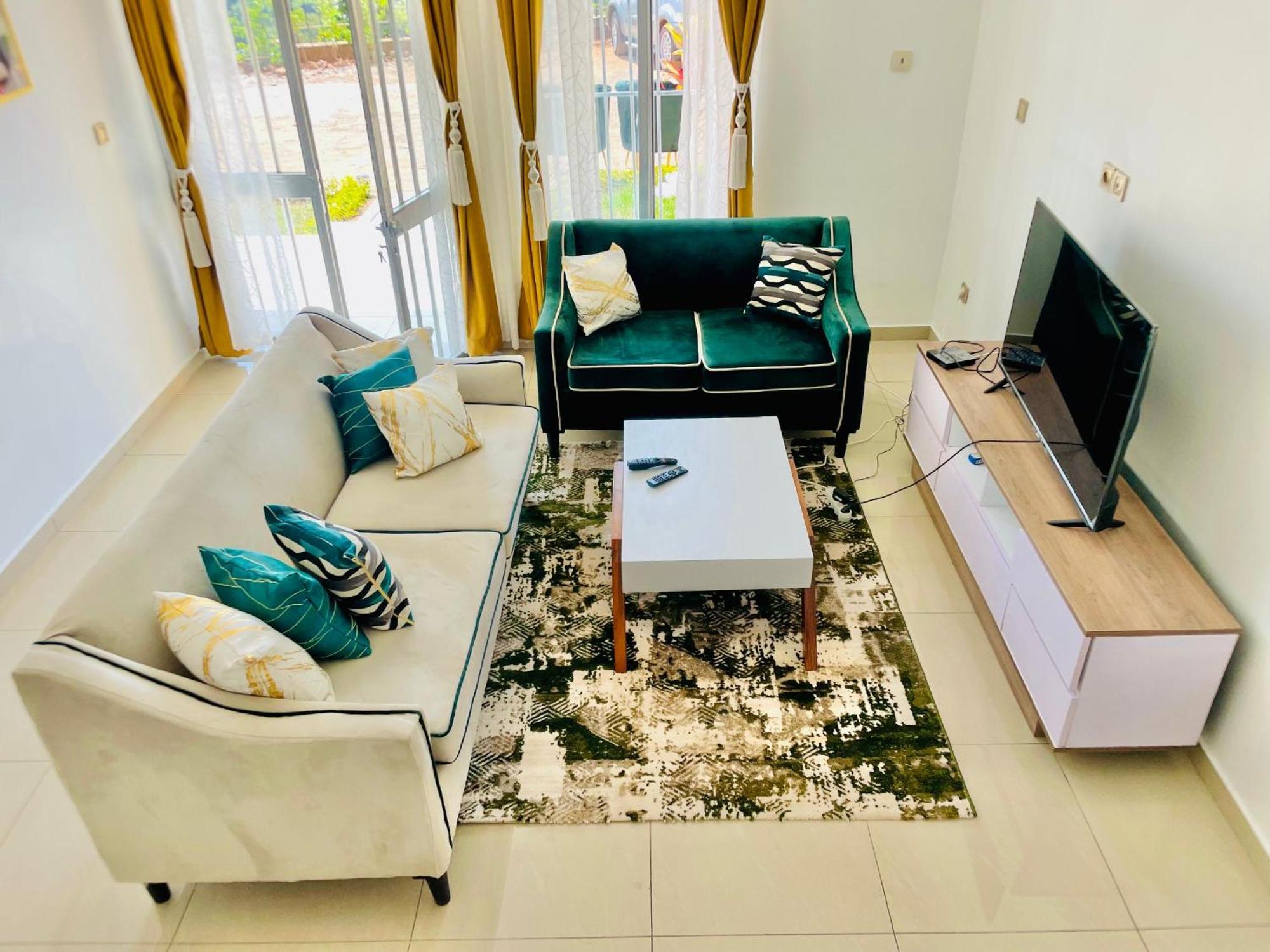 Appartement Avec Vue Panoramique Two Or Three Rooms Yaounde Ngoại thất bức ảnh